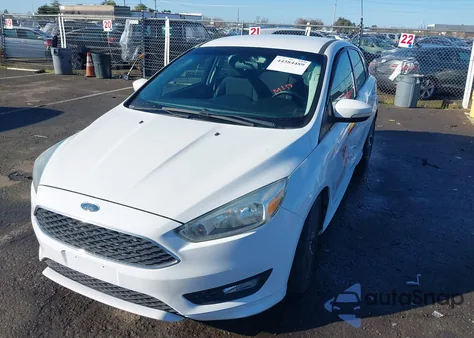 2016 Ford Focus Se z USA, uszkodzony, nr VIN 1FADP3K27GL254736